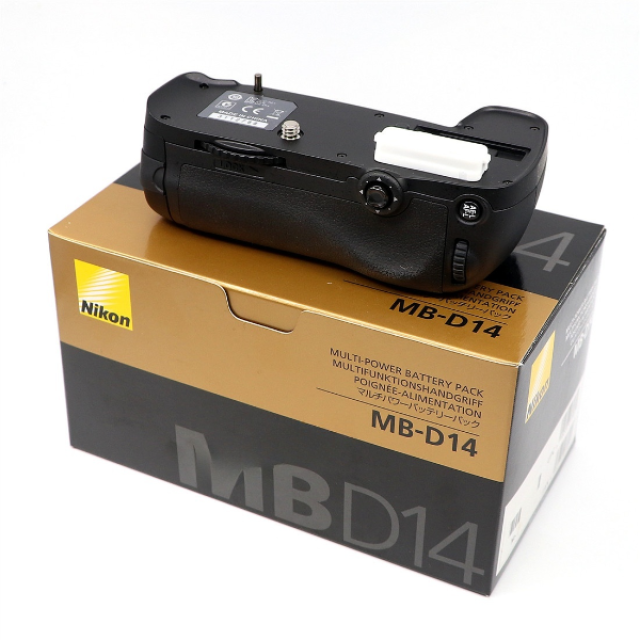 Батарейный блок-рукоятка Nikon MB-D14 (Nikon D610, D600) - фото